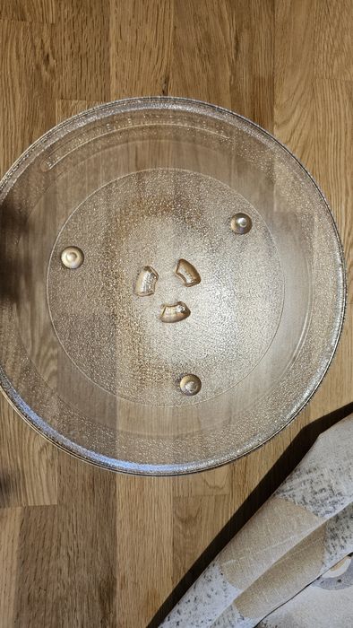 Чиния за микровълнова фурна