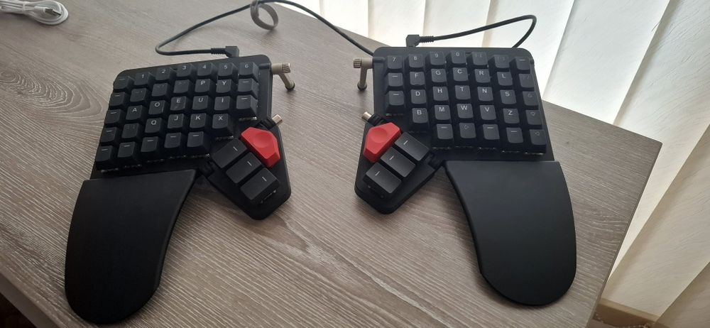 Ергономична клавиатура Moonlander MK I