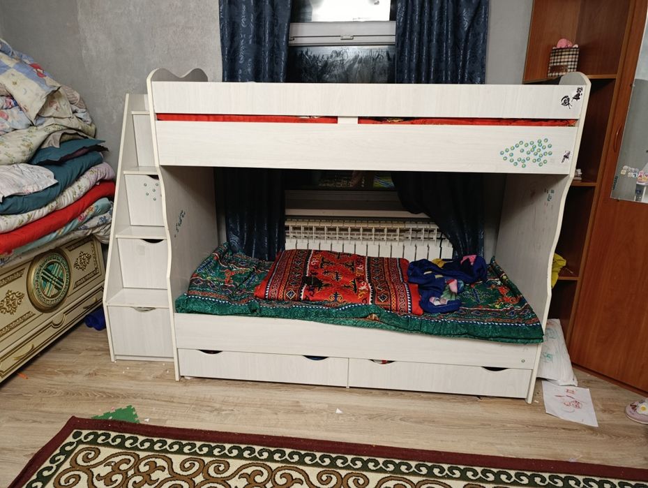 Продаю двухъярусная кровать. Цена 20 тысяч