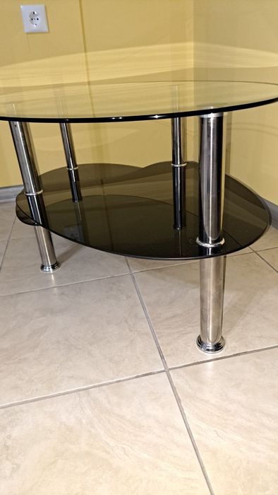 Стъклена холна маса