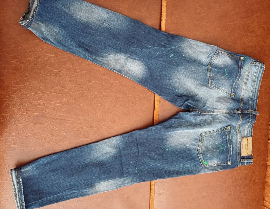 Blugi DSQUARED2 mărimea 52