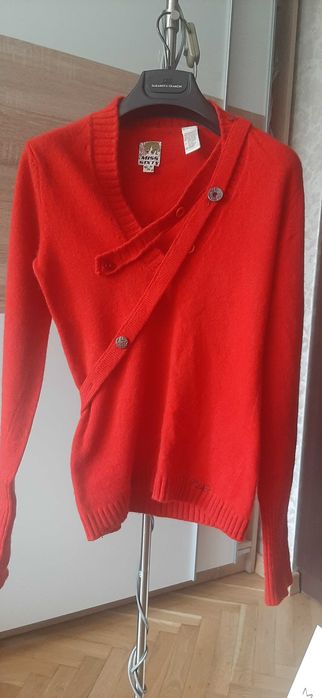 Ефектен пуловер на Miss Sixty