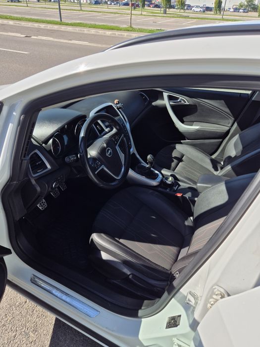 Vand urgent Opel astra j 2013