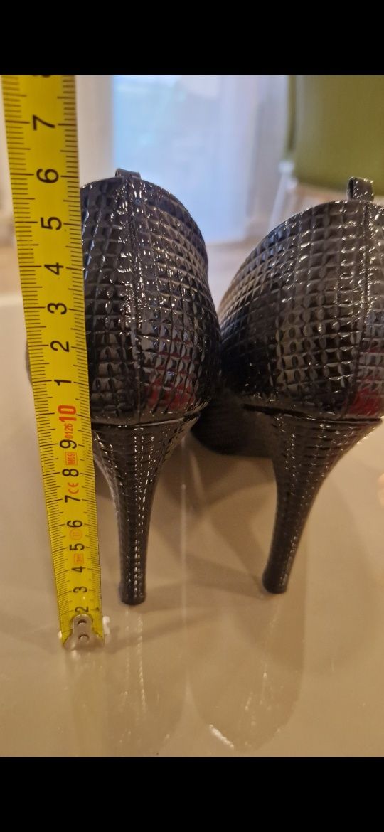 Stiletto Guban 37