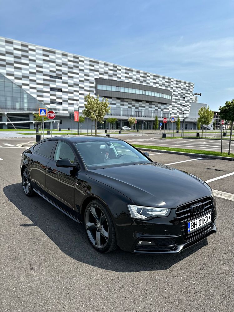 Vând Audi A5 2015