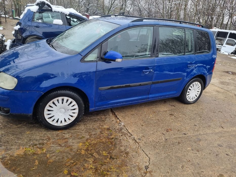 Piese Auto din Dezmembrari VW TOURAN 2005 1.6 FSI