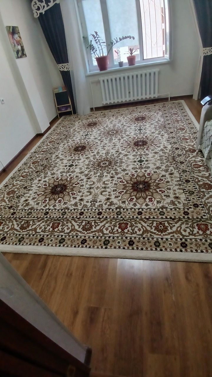 Ковер отличном состоянии