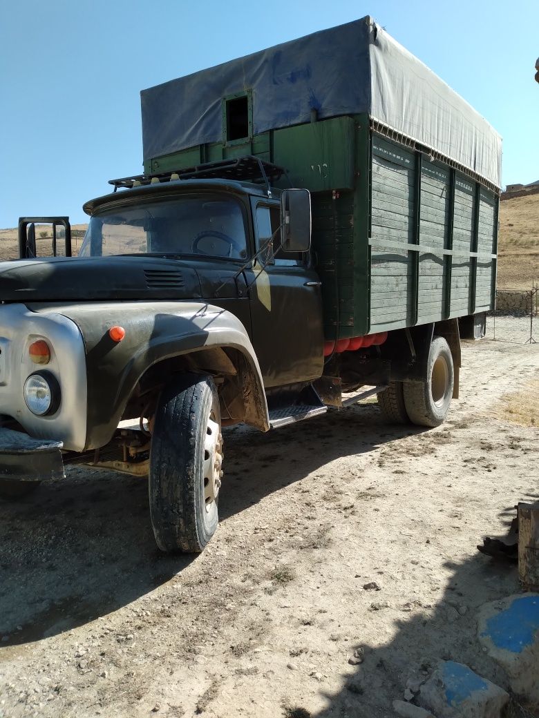 Zil130 soladi xolati zo'r yurib turbdi narxni kelishimiz