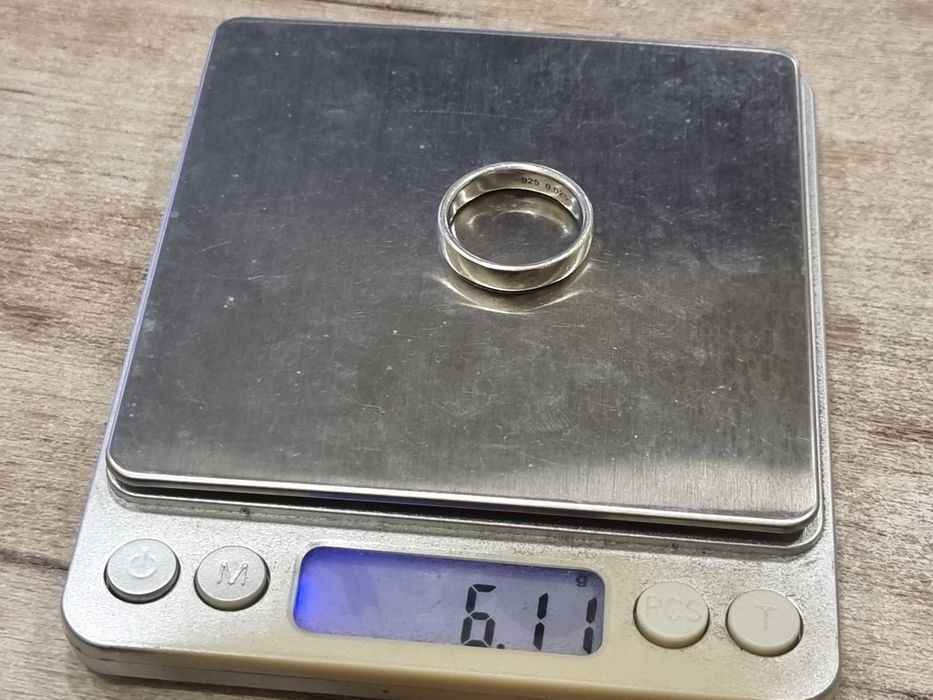 Сребърен пръстен с диамант