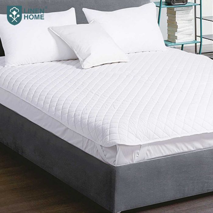 Наматрасник на резинке