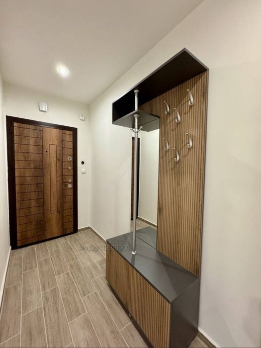 Портманто в сиво и дървесно