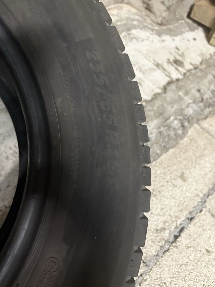 Продавам летни бусови гуми 235/65R16C Michelin -4бр