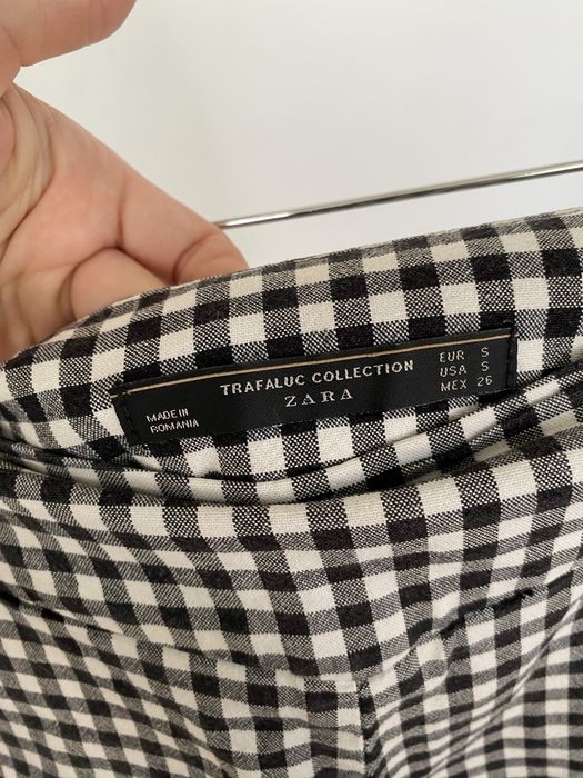 Pantaloni scurți cu talie înaltă carouri alb negru Zara