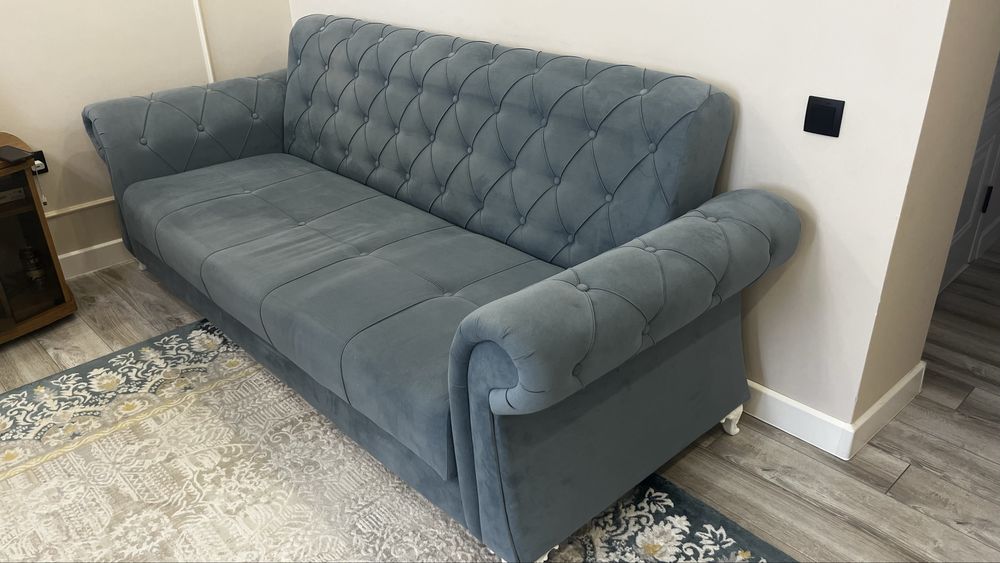 Диван отдам даром немного провалился одна сторона .