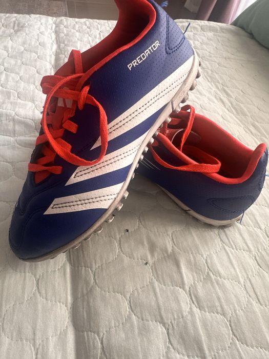 Ghete fotbal adidas predator