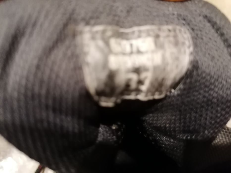 Oferta!! Set 2 cizme si bocanci toate la 65lei    marime : 32 si 33