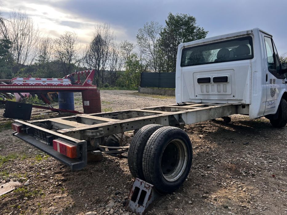 Ford transit sasiu vând /dezmembrez