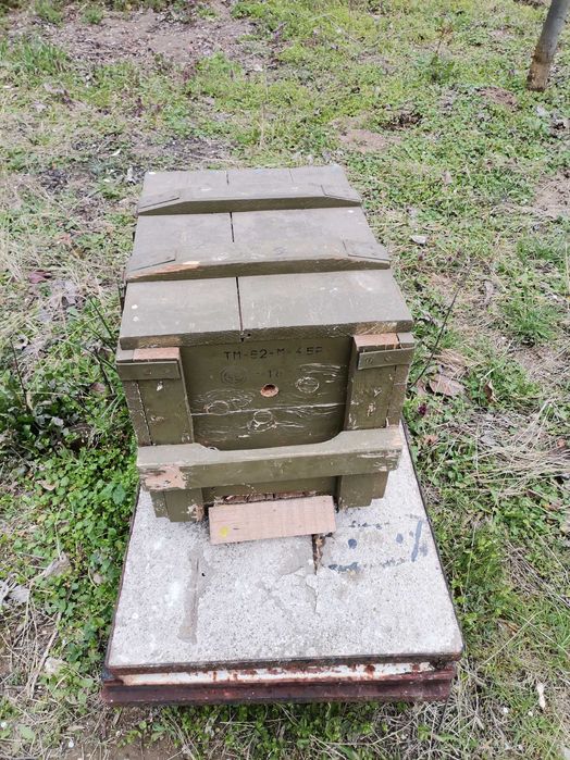 Военни сандъци за пчелни кошери