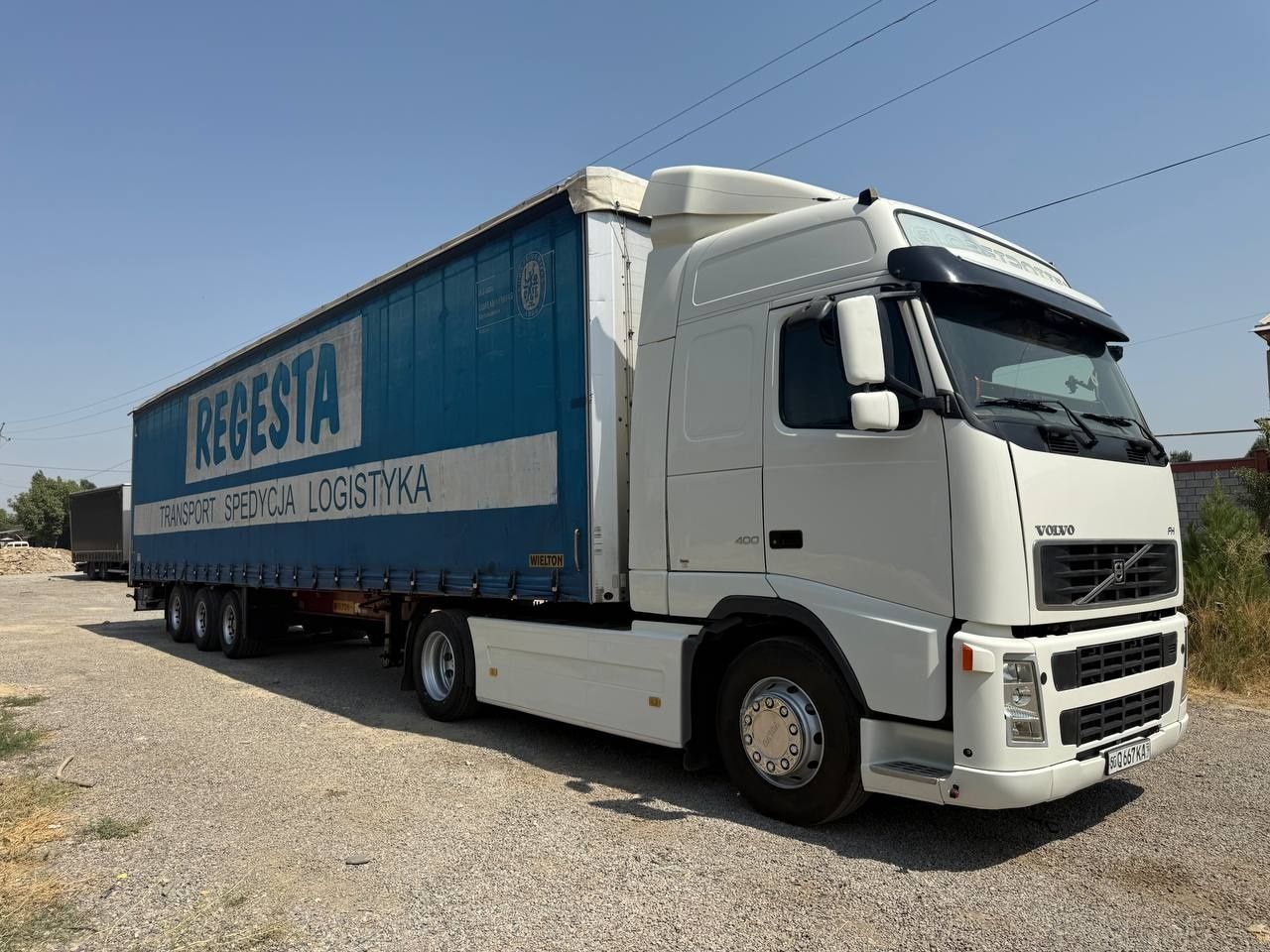 VOLVO FH + WIELTON прицеп cотилади