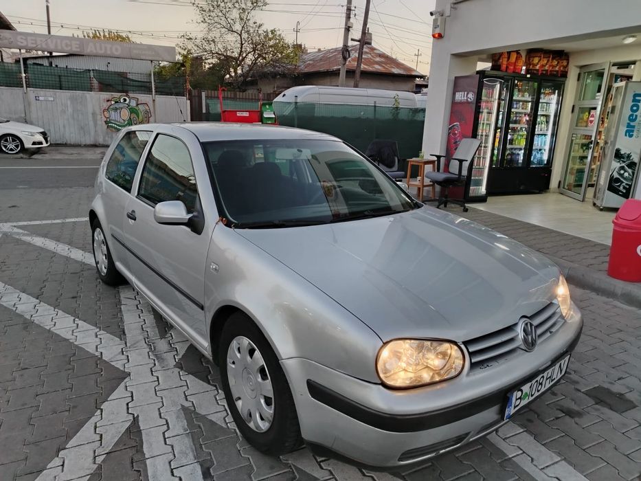 Vând vw golf 4 an 2004 motor 1,4 benzina