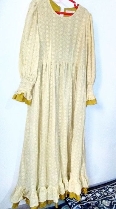 Ментол Платье  турецкий новый 500.000)Жёлтый платье200.000)Шуба500.000