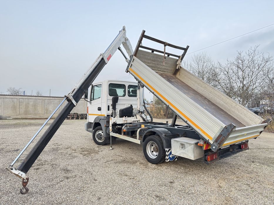 Nissan Atleon basculabil pe cutie cu macara de 1700 kg .