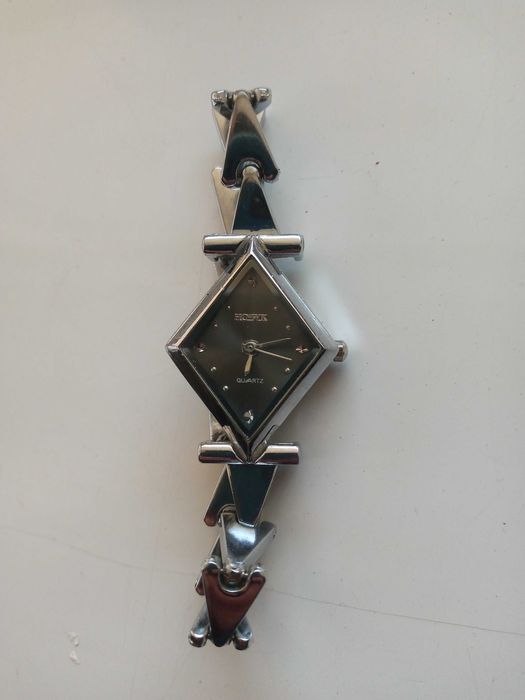 Нерабочие шикарные женские часы по цене браслета 20 тыс сум