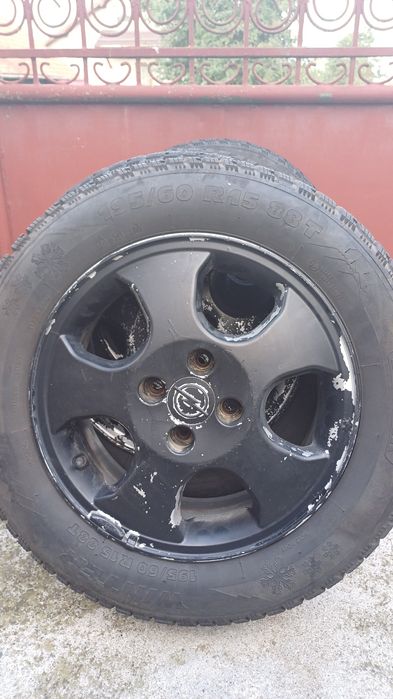 Vand anvelope montate pe jante