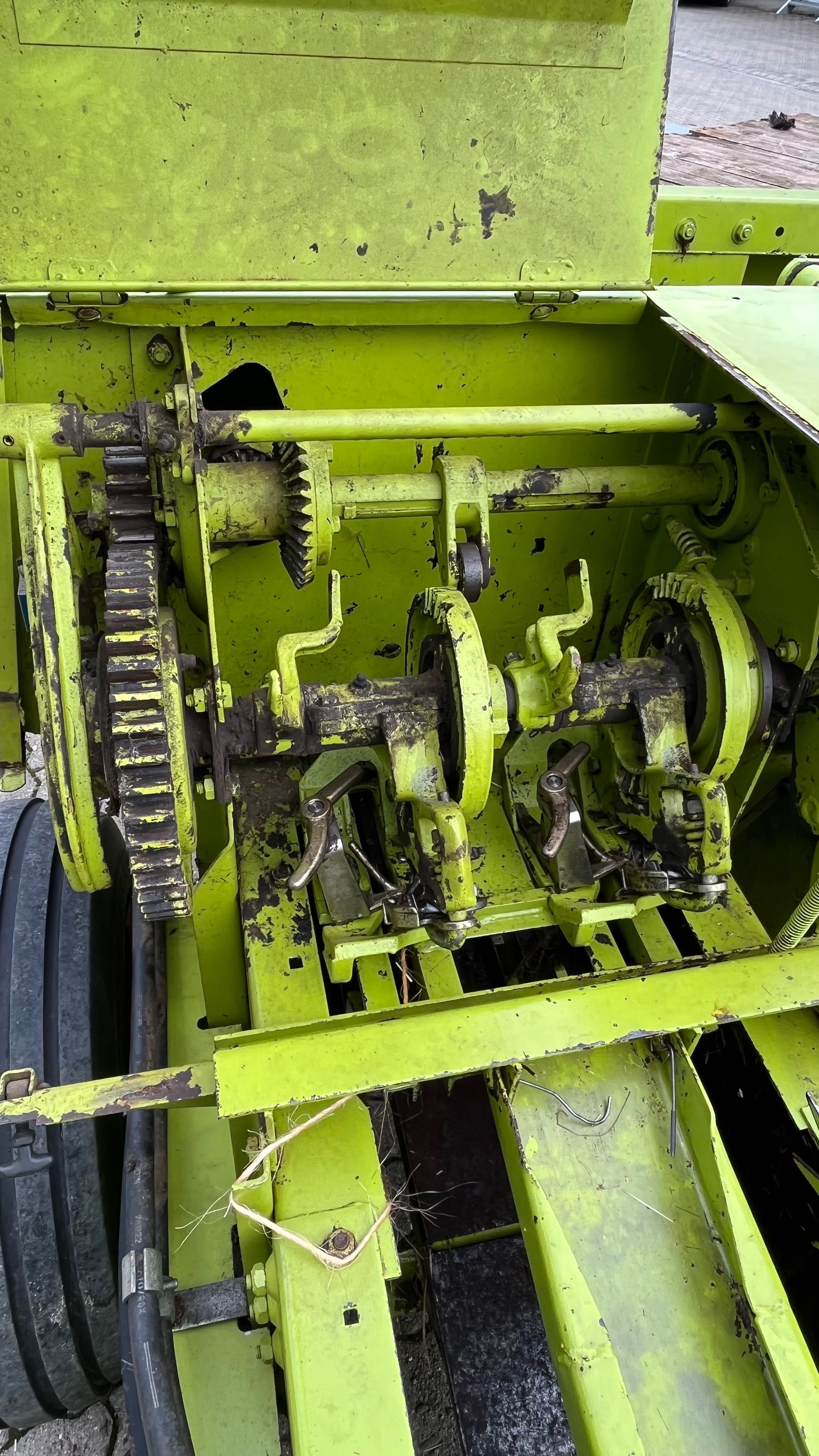 Claas Markant 52 , Claas, Case, John Deere, Belarus