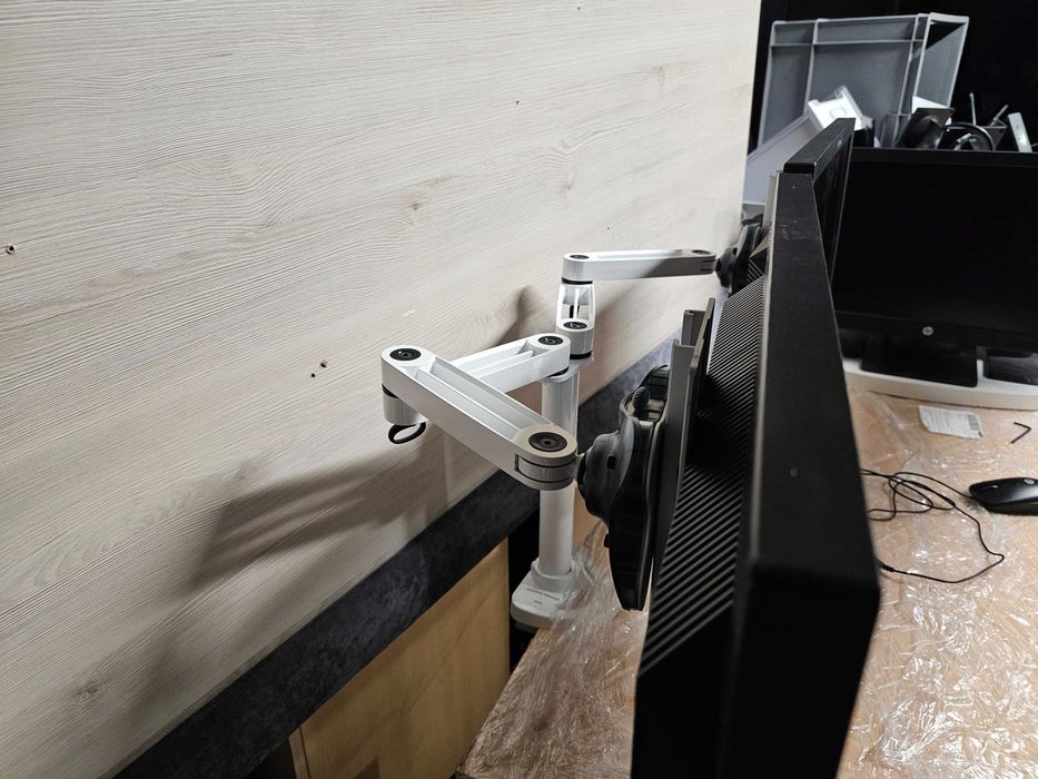 Сет Монитори Lenovo 2 броя LT2252 LED + стойка за два монитора