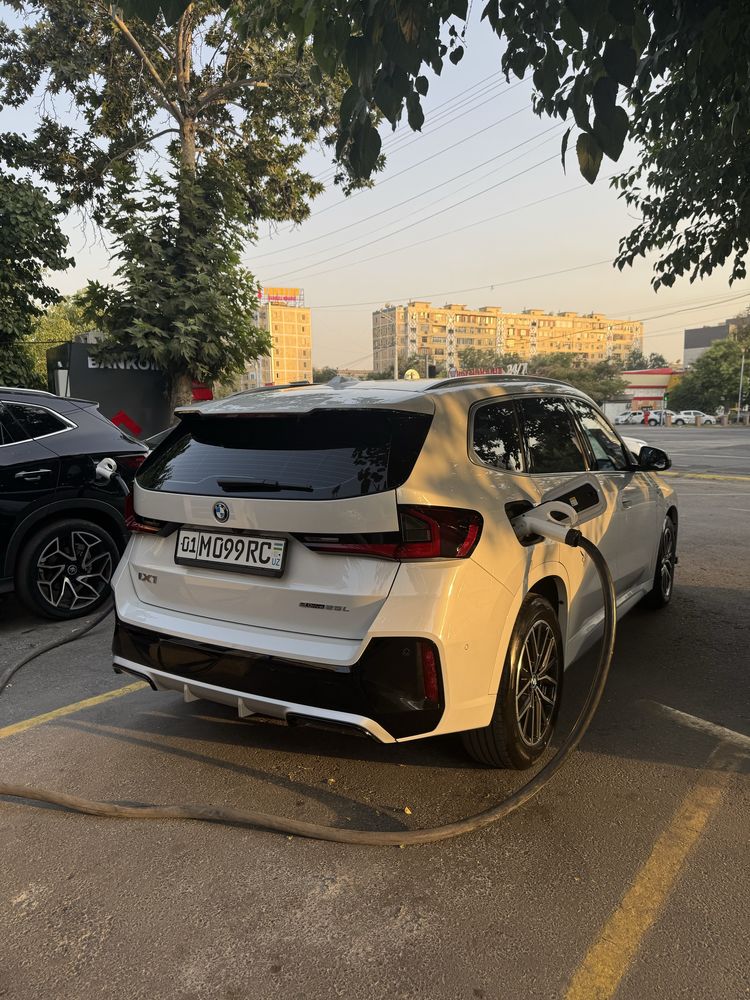 Bmw BMW iX1 eDrive 25 L Full Oq Elektir БМВ М_Пакет