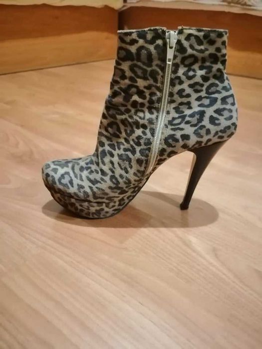 Секси тигрови боти