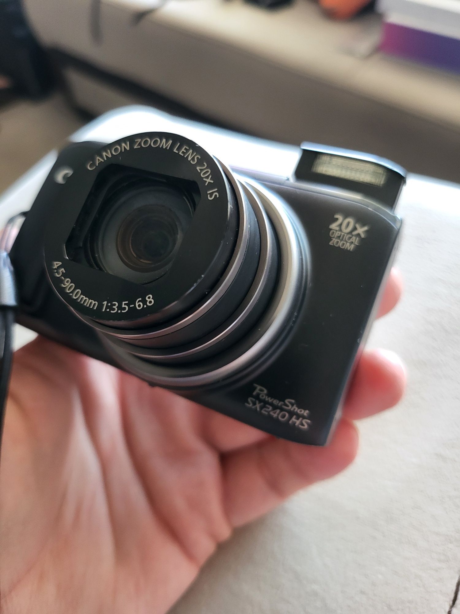 Canon PowerShot SX240 HS