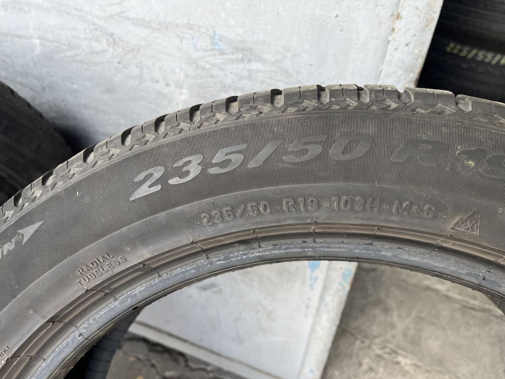 4 бр. всесезонни гуми 235/50/19 и 255/45/19 Pirelli DOT 4021 5,5-6 mm