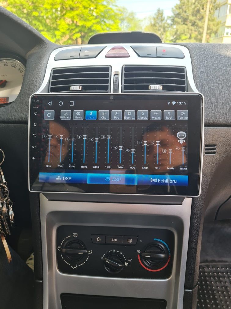 Navigație Android tip tableta 9 inch dedicată  Peugeot 307