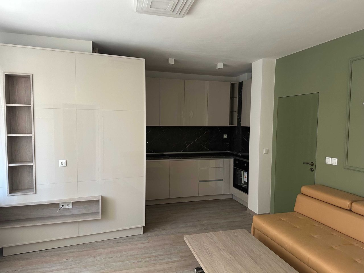 Дава се под наем Тристаен апартамент в Търговище, Вароша - 81 кв.м за 400 € - Снимка #14