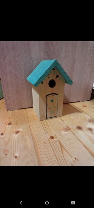 Căsuță decorativă / adăpost păsări – lemn pictat