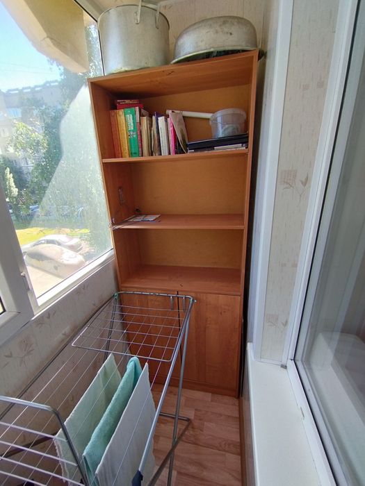 Шкаф с полками Шкаф с полками