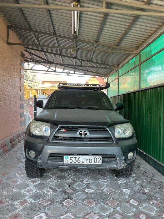 Автомобиль Toyota 4Runner