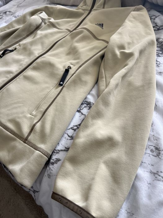 Adidas бежово горнище
