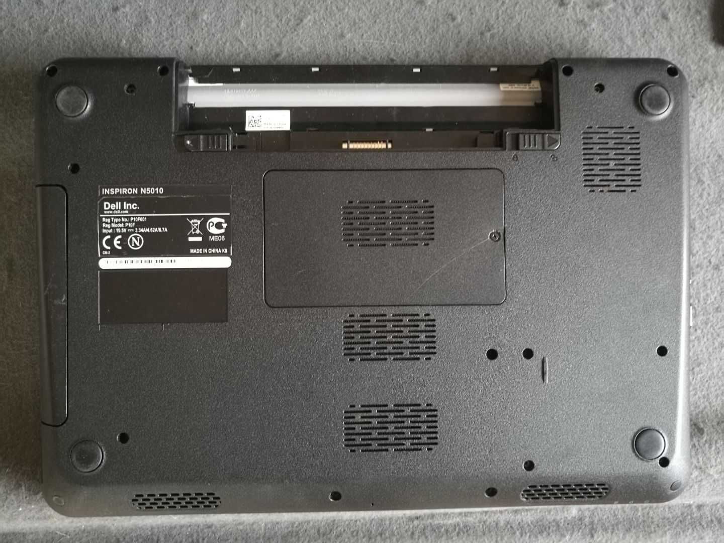 Продавам работещ лаптоп Dell Inspiron N5010, 15 инча