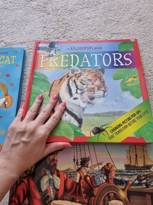 Carti copii superbe pop-up, holograme, sunete