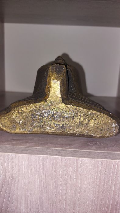 Бюст на египетски фараон. Неизвестен материал. Отлично състояние.