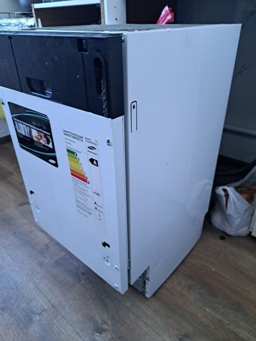 Встраиваемая посудомоечная машина