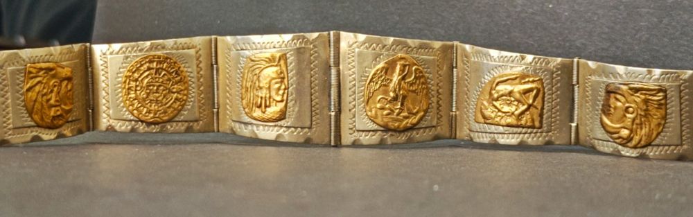 Различни видове гривни