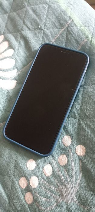 Продам iPhone 11 б/у