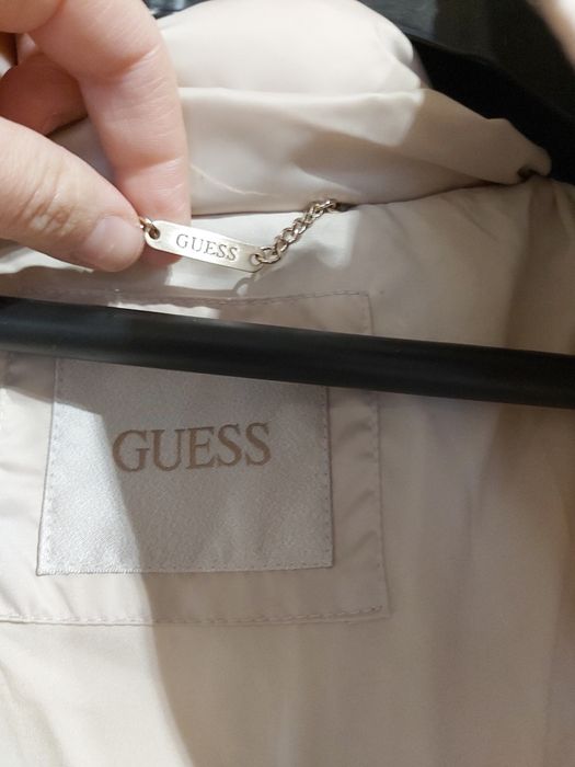 Най-добрите цени за годината!Зимно дамско яке Guess