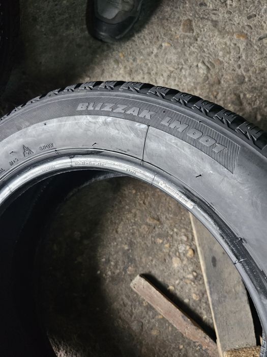 4 anvelope iarna 215 55 17 Bridgestone