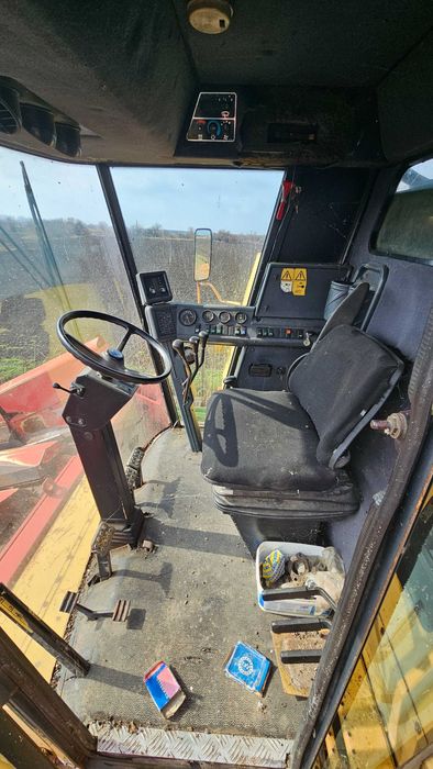 Combină de recoltat cereale New Holland TC56