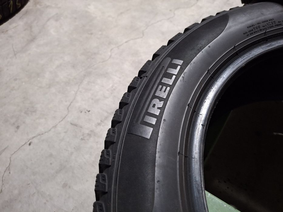 2 Anvelopele de iarnă 185 60 r15 Pirelli